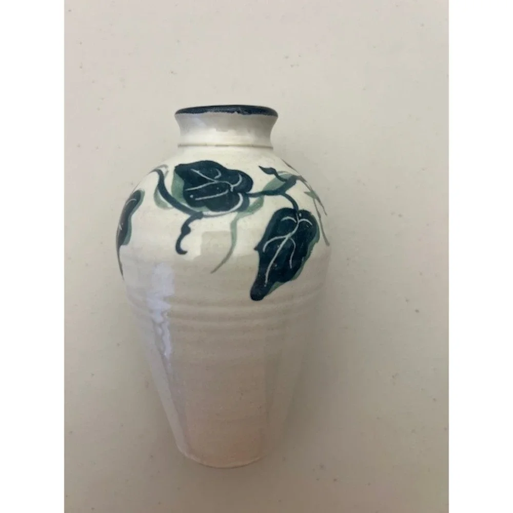 Vintage Cagle Road Pottery‎ Signed Ivy Leaf Vase Hand Painted Cream Green 1995